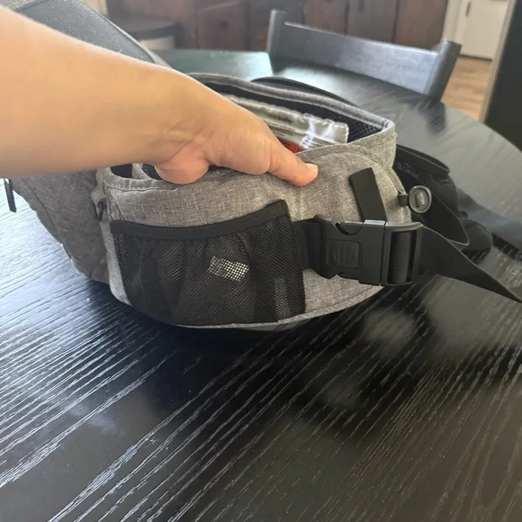 Tushbaby Hip Carrier – Grey | Excellent Condition ✨ - Picture 8 of 11